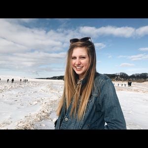 Meet your Posher, Kenzie